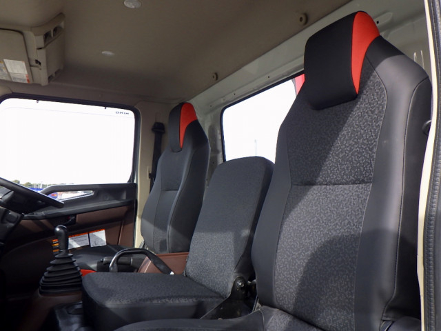 日野 レンジャー 小型 平ボディ（クレーン付） 2KG-FC2ABA(99552) 16枚目