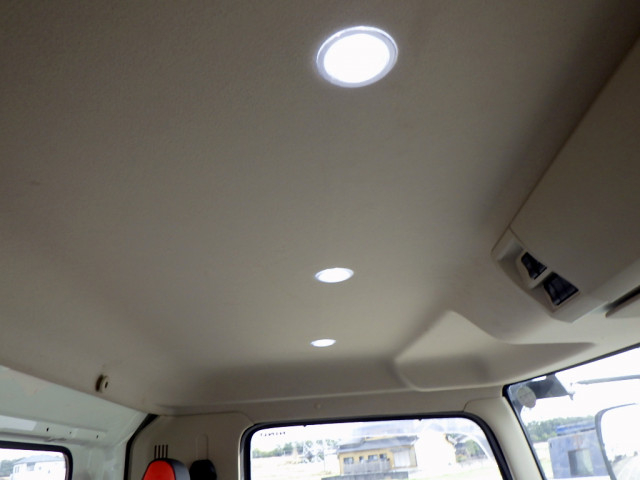 日野 レンジャー 小型 平ボディ（クレーン付） 2KG-FC2ABA(99552) 20枚目