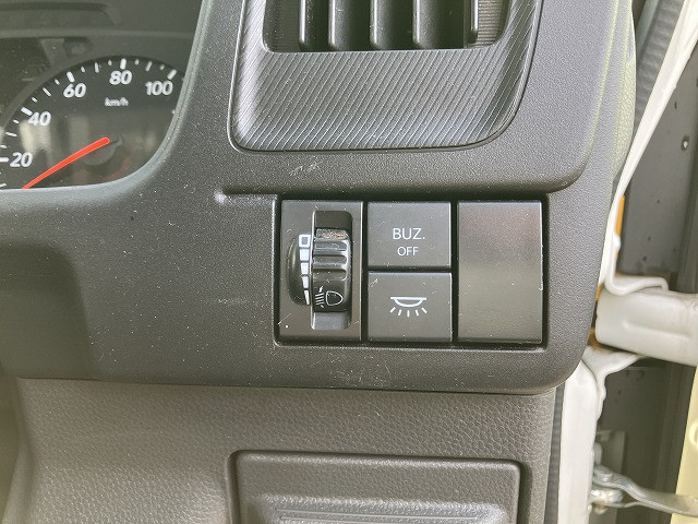 いすゞ エルフ 小型 平ボディ 2RG-NLR88AC(99551) 35枚目