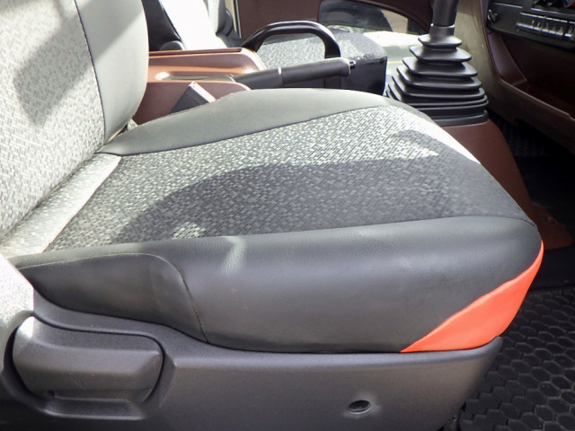 日野 レンジャー 小型 平ボディ（クレーン付） 2KG-FC2ABA(99552) 21枚目