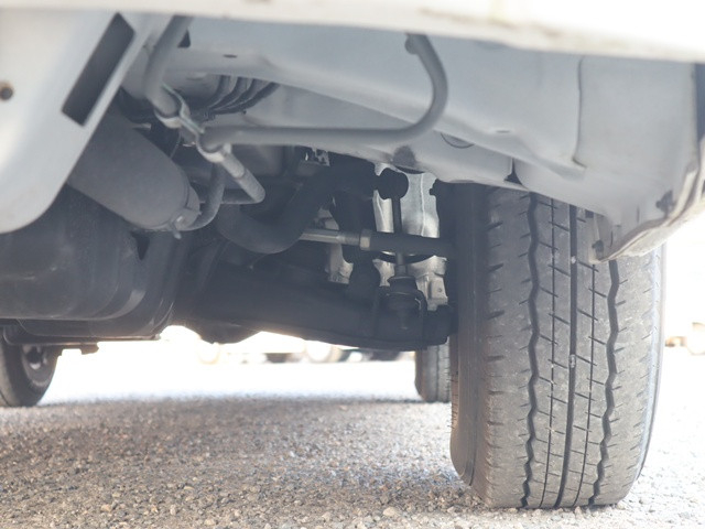 トヨタ ハイエース 小型 バン CBF-TRH200V(99558) 28枚目
