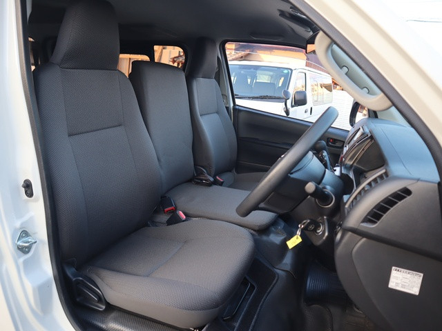 トヨタ ハイエース 小型 バン CBF-TRH200V(99558) 35枚目