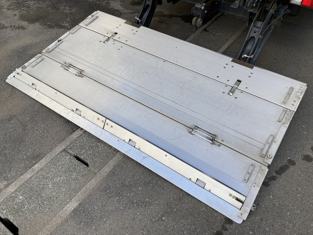 三菱ふそう キャンター 小型 バン TPG-FEB50(99562) 6枚目