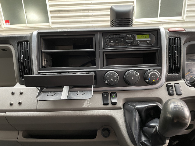 三菱ふそう キャンター 小型 バン TPG-FEB50(99562) 17枚目