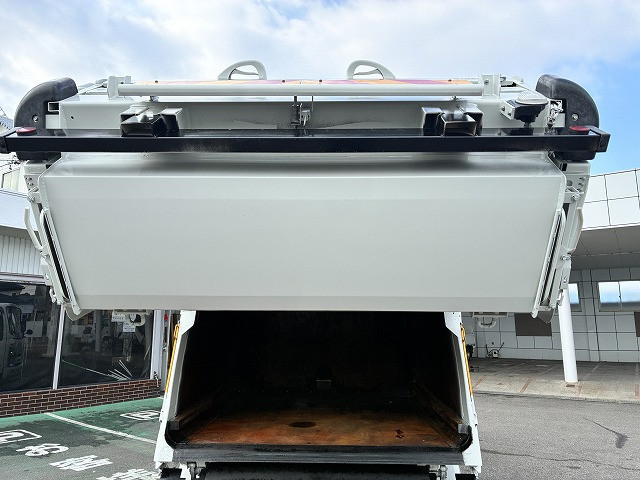 いすゞ エルフ 小型 塵芥車（プレス式） 2PG-NPR88YN(99563) 18枚目