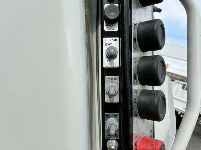 いすゞ エルフ 小型 塵芥車（プレス式） 2PG-NPR88YN(99563) 47枚目