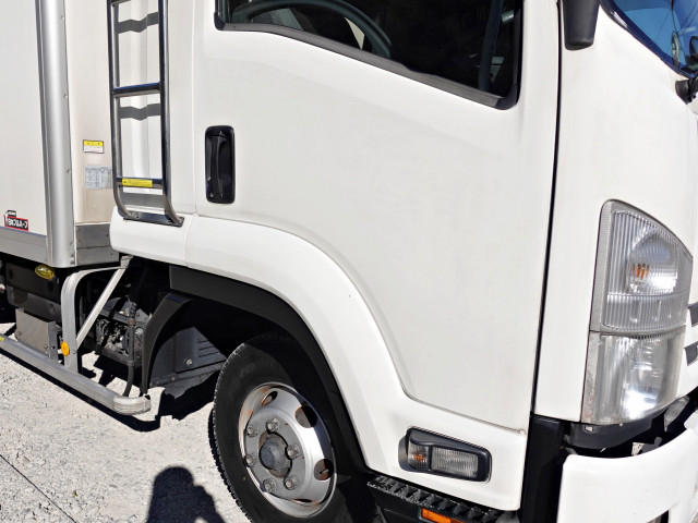 いすゞ フォワード 中型 冷蔵冷凍バン 2PG-FRR90T2(99568) 7枚目