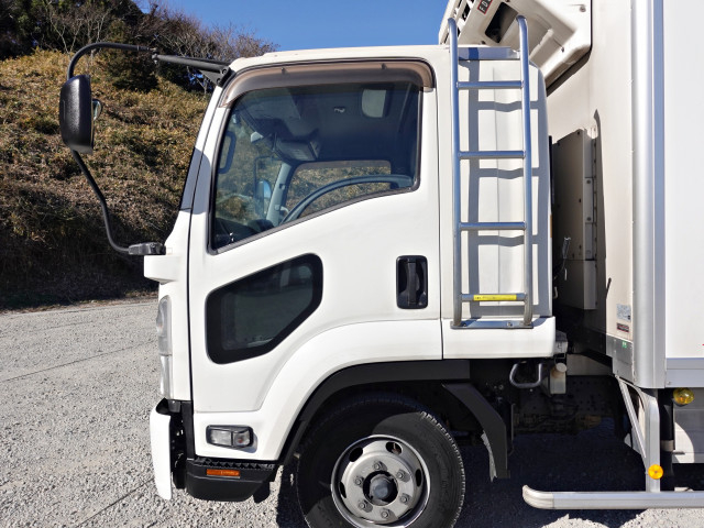 いすゞ フォワード 中型 冷蔵冷凍バン 2PG-FRR90T2(99568) 15枚目