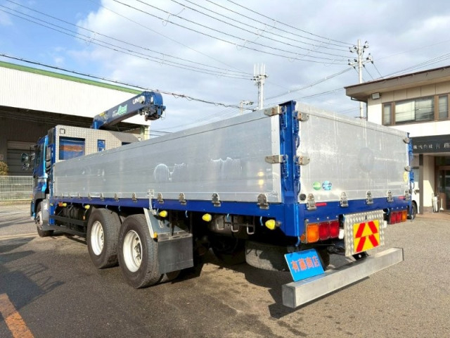 UDトラックス（日産） クオン 大型 平ボディ（クレーン付） QPG-CW5YL(99575) 4枚目
