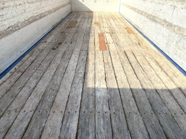 UDトラックス（日産） クオン 大型 平ボディ（クレーン付） QPG-CW5YL(99575) 9枚目