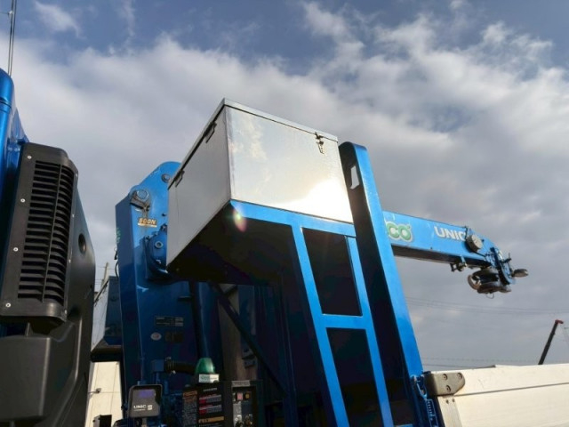 UDトラックス（日産） クオン 大型 平ボディ（クレーン付） QPG-CW5YL(99575) 18枚目