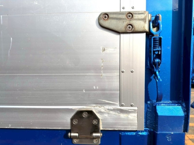 UDトラックス（日産） クオン 大型 平ボディ（クレーン付） QPG-CW5YL(99575) 24枚目