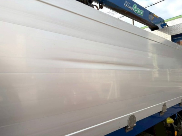 UDトラックス（日産） クオン 大型 平ボディ（クレーン付） QPG-CW5YL(99575) 25枚目