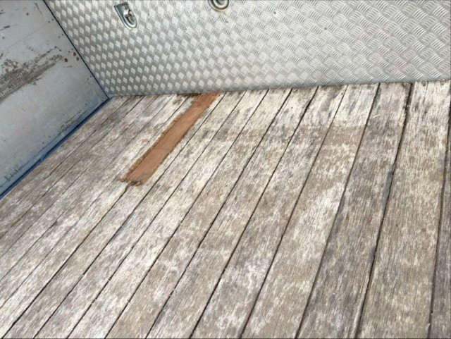 UDトラックス（日産） クオン 大型 平ボディ（クレーン付） QPG-CW5YL(99575) 27枚目