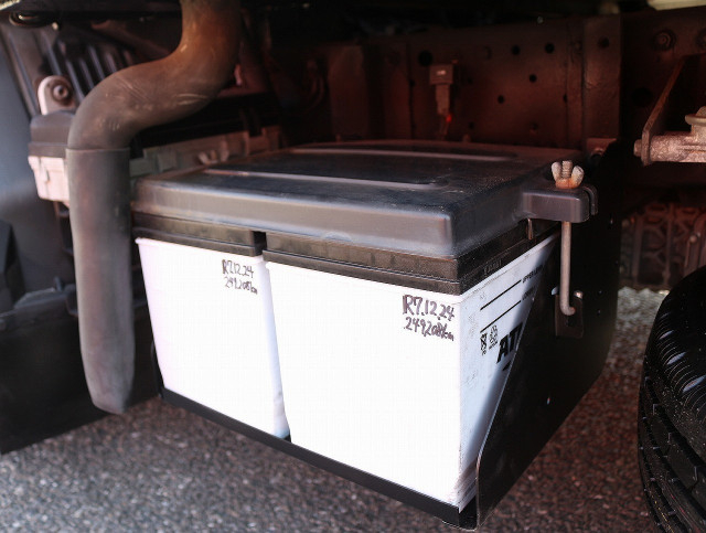 いすゞ エルフ 小型 冷蔵冷凍バン TPG-NHR85AN(99577) 24枚目