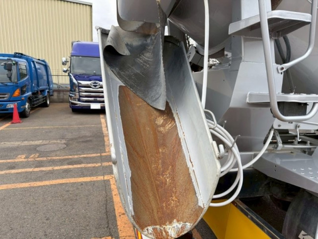 三菱ふそう ファイター 増トン ミキサー車 QKG-FK72FZ(99579) 9枚目