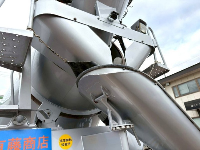 三菱ふそう ファイター 増トン ミキサー車 QKG-FK72FZ(99579) 10枚目