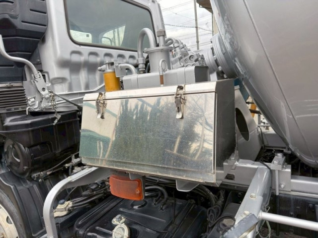 三菱ふそう ファイター 増トン ミキサー車 QKG-FK72FZ(99579) 18枚目