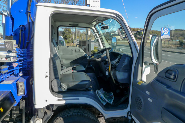 いすゞ エルフ 小型 平ボディ（クレーン付） TPG-NKR85AN(99591) 27枚目