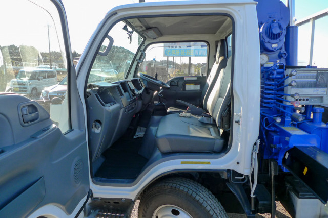 いすゞ エルフ 小型 平ボディ（クレーン付） TPG-NKR85AN(99591) 35枚目