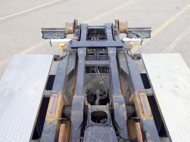 UDトラックス（日産） クオン 大型 コンテナ専用車 QKG-CW5YL(99612) 11枚目