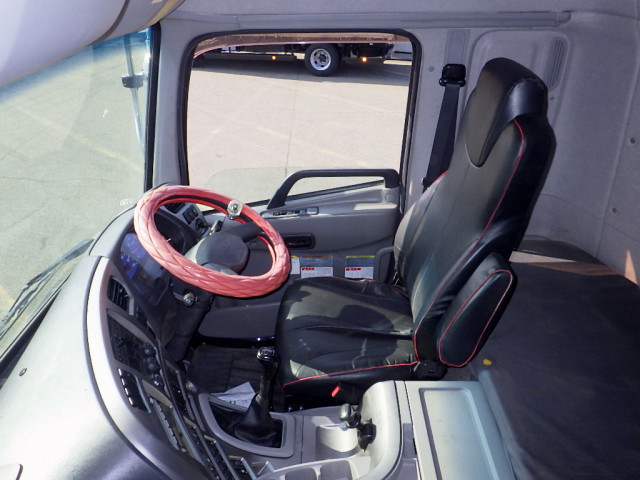 UDトラックス（日産） クオン 大型 コンテナ専用車 QKG-CW5YL(99612) 16枚目