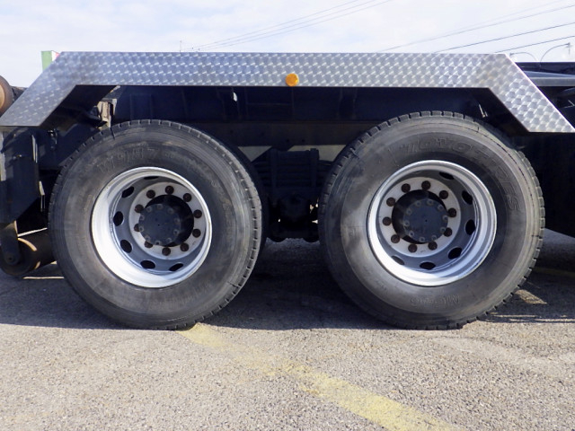 UDトラックス（日産） クオン 大型 コンテナ専用車 QKG-CW5YL(99612) 21枚目