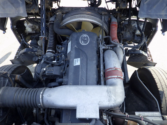 UDトラックス（日産） クオン 大型 コンテナ専用車 QKG-CW5YL(99612) 25枚目