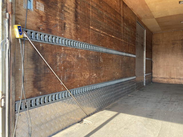 日野 レンジャー 中型 バン ADG-FD7JLWA(99639) 16枚目