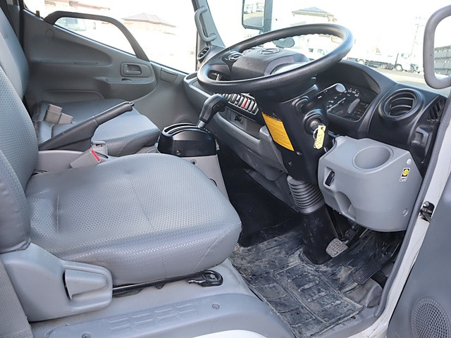 日野 デュトロ 小型 平ボディ 2RG-XZC655M(99650) 28枚目