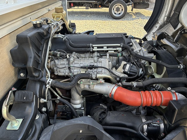 三菱ふそう キャンター 小型 平ボディ 2RG-FBA20(99651) 24枚目