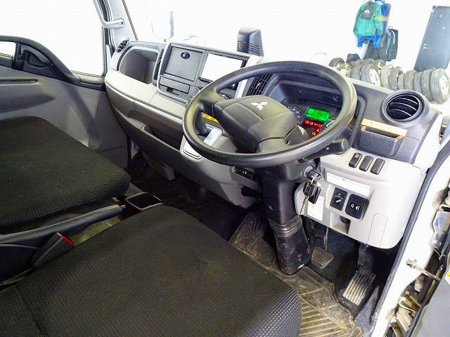 三菱ふそう キャンター 小型 バン 2RG-FDA20(99657) 5枚目