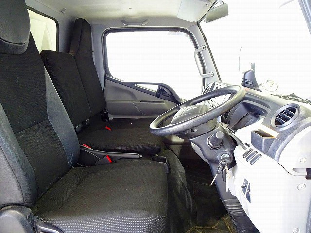 三菱ふそう キャンター 小型 バン 2RG-FDA20(99657) 6枚目