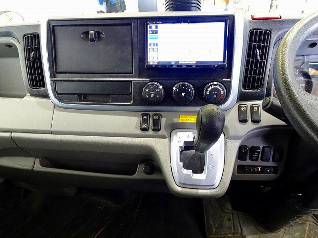 三菱ふそう キャンター 小型 バン 2RG-FDA20(99657) 10枚目