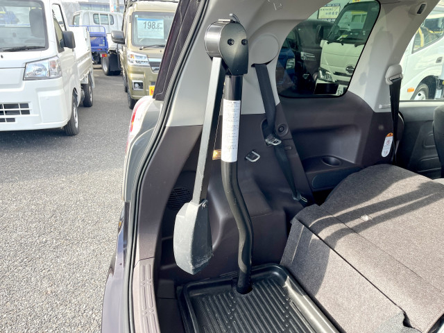 トヨタ 小型 DBA-NSP141(99663) 10枚目