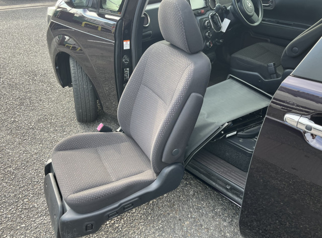 トヨタ 小型 DBA-NSP141(99663) 11枚目