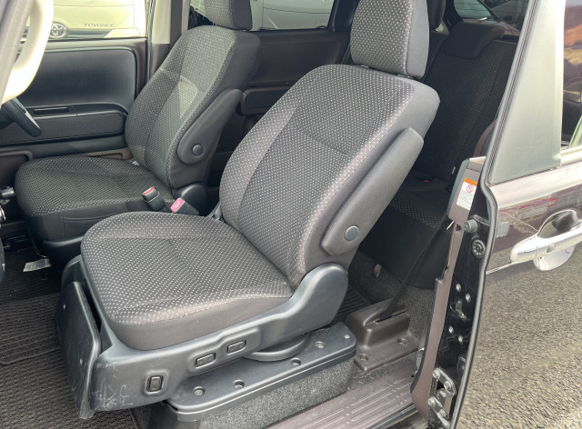 トヨタ 小型 DBA-NSP141(99663) 14枚目