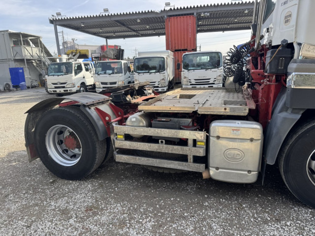 UDトラックス（日産） クオン 大型 トラクタ QKG-GK6XAB(99666) 6枚目