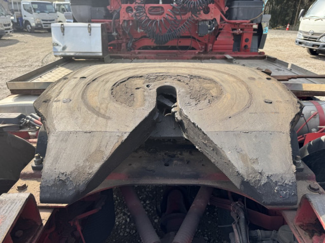 UDトラックス（日産） クオン 大型 トラクタ QKG-GK6XAB(99666) 9枚目