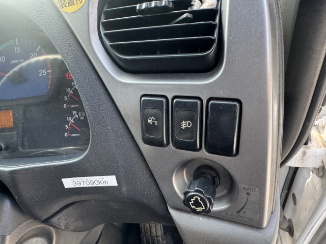 UDトラックス（日産） クオン 大型 トラクタ QKG-GK6XAB(99666) 24枚目