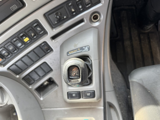 UDトラックス（日産） クオン 大型 トラクタ QKG-GK6XAB(99666) 27枚目