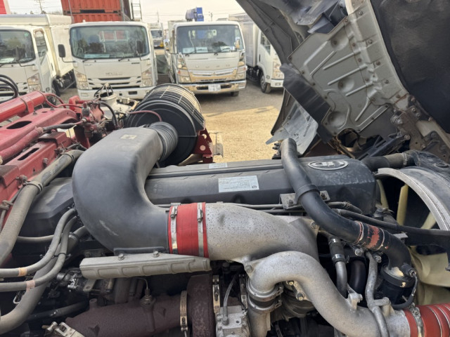 UDトラックス（日産） クオン 大型 トラクタ QKG-GK6XAB(99666) 33枚目