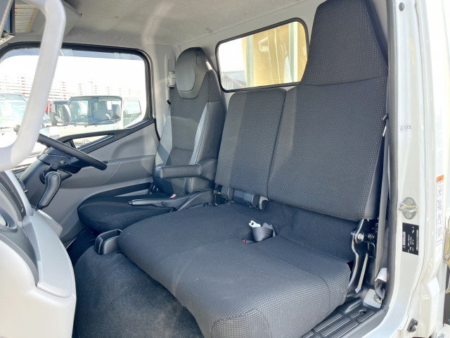 三菱ふそう キャンター 小型 平ボディ 2RG-FBAV(99730) 15枚目