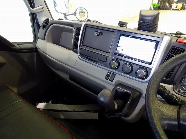 三菱ふそう キャンター 小型 平ボディ 2RG-FBA20(99747) 9枚目