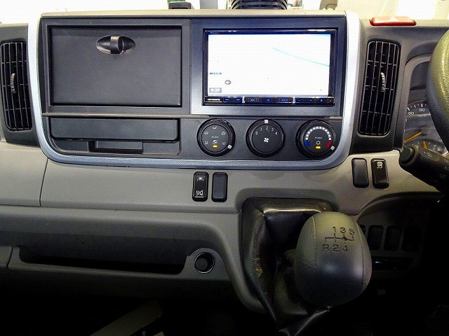 三菱ふそう キャンター 小型 平ボディ 2RG-FBA20(99747) 10枚目