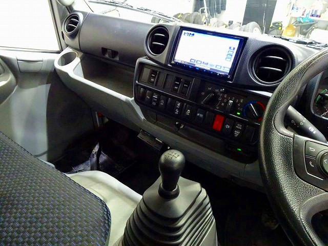 日野 デュトロ 小型 バン 2RG-XZU605M(99750) 9枚目