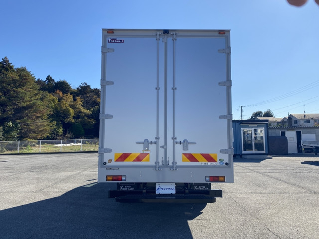 三菱ふそう キャンター 小型 バン 2PG-FEB80(99760) 8枚目