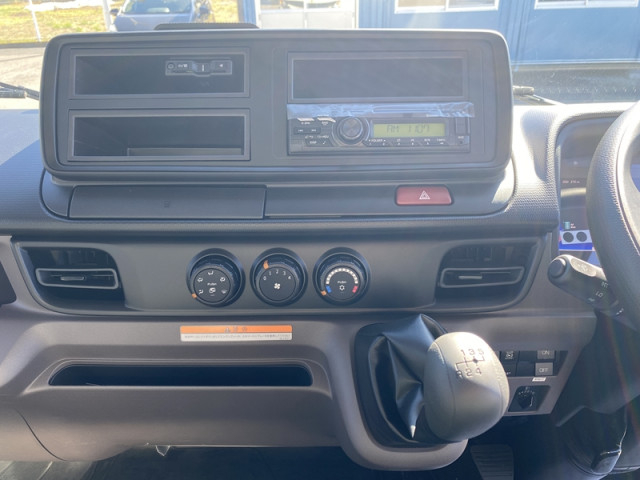 三菱ふそう キャンター 小型 バン 2PG-FEB80(99760) 17枚目