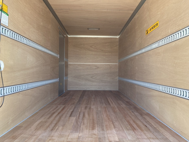 三菱ふそう キャンター 小型 バン 2PG-FEB80(99761) 9枚目