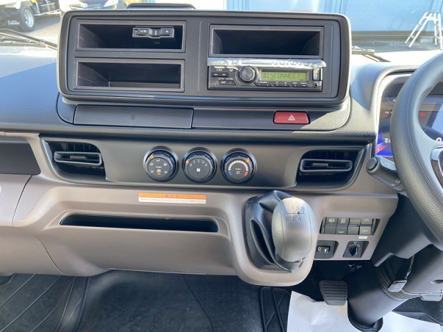 三菱ふそう キャンター 小型 バン 2PG-FEB80(99761) 18枚目